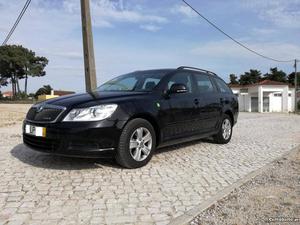 Skoda Octavia 1.6TDI105cv NACIONAL Abril/11 - à venda -