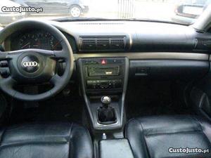 Audi A4 Avant 1.6 Maio/99 - à venda - Ligeiros Passageiros,
