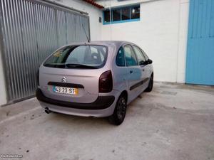 Citroën Picasso 2.0HDI Dezembro/01 - à venda - Ligeiros