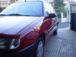 Citroën Saxo 1.1 i Outubro/96 - à venda - Ligeiros