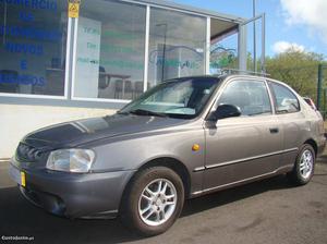 Hyundai Accent 1.4 3P Maio/01 - à venda - Ligeiros