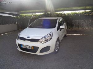 Kia Rio 1.2 CRDI Ecodinamics Julho/12 - à venda - Ligeiros