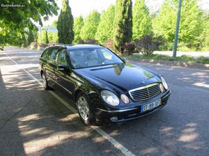 Mercedes-Benz E 270 Avangard 5+2 lugares Março/04 - à