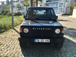 Mitsubishi Pajero 2.5 MK1 Setembro/88 - à venda - Ligeiros