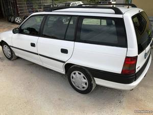 Opel Astra 1.7 TD 5 lugares Fevereiro/95 - à venda -