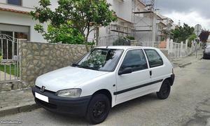 Peugeot 106 XRA 1.5D 3l/100 kms Abril/97 - à venda -