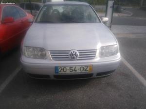 VW Bora 115 cv Fevereiro/00 - à venda - Ligeiros