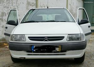 Citroën Saxo 1.1 Dezembro/98 - à venda - Ligeiros
