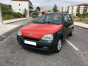 Renault Clio Gasolina Dezembro/97 - à venda - Ligeiros