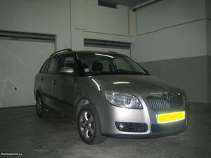 Skoda Fabia 1.4tdi km Novembro/09 - à venda -