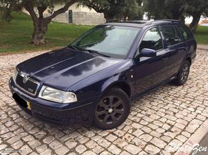 Skoda Octavia 4x4 Elegance Fevereiro/01 - à venda -