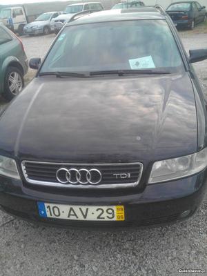 Audi A4 A tdi Julho/99 - à venda - Ligeiros