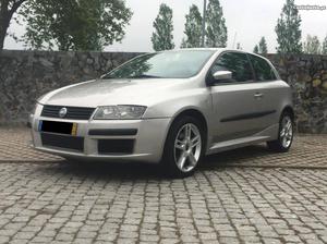 Fiat Stilo 1.9 JTD Sport 115CV Fevereiro/02 - à venda -