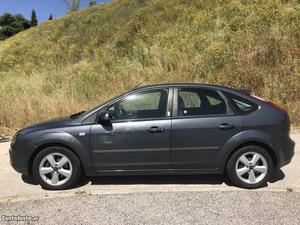 Ford Focus 1.6 tdci sport Fevereiro/05 - à venda - Ligeiros