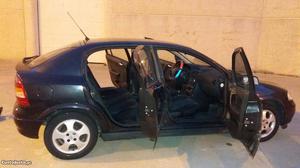 Opel Astra 1.4 Aceito Retomas Fevereiro/01 - à venda -