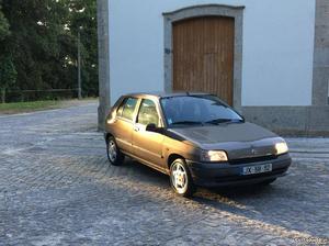 Renault Clio 1.2 RN kms Janeiro/91 - à venda -