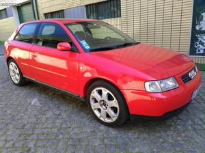 Audi A3 1.8 impecavel Outubro/96 - à venda - Ligeiros