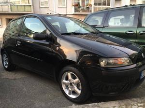 Fiat Punto 16-valv Fevereiro/04 - à venda - Ligeiros