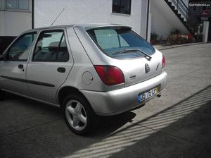 Ford Fiesta 5 PORTAS Abril/98 - à venda - Ligeiros