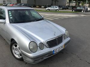 Mercedes-Benz E 270 cdi avantgard aceito retoma Março/00 -