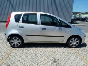 Mitsubishi Colt 1.5 did troco Fevereiro/05 - à venda -