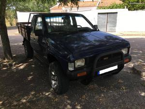 Nissan Pick Up td 2.7 4x4 Março/90 - à venda - Comerciais