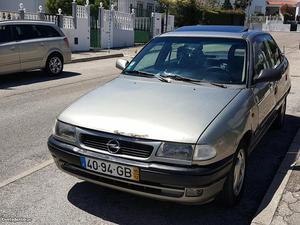 Opel Astra 1.4 i Dezembro/97 - à venda - Ligeiros