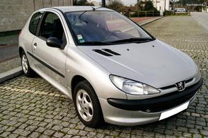 Peugeot HDI MEDIAS 4L Novembro/02 - à venda -