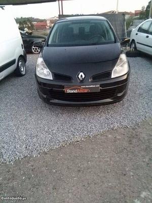 Renault Clio 70euros mes Dezembro/05 - à venda - Ligeiros