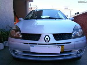 Renault Clio  mil km Fevereiro/02 - à venda -