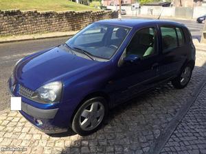 Renault Clio v Privilege- Agosto/01 - à venda -