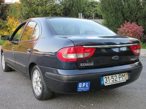 Renault Mégane 1.4 classic/ GPL Abril/00 - à venda -