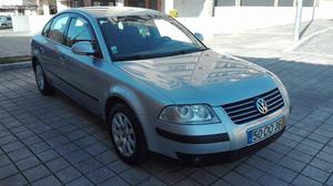 VW Passat tdi 130 cv Fevereiro/04 - à venda - Ligeiros