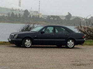Mercedes-Benz E 300 td Setembro/97 - à venda - Ligeiros