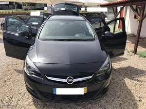 Opel Astra sports tourer Março/13 - à venda - Ligeiros