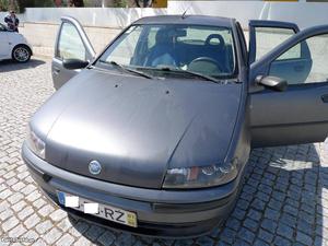 Fiat Punto 1.2 8 v Junho/01 - à venda - Ligeiros