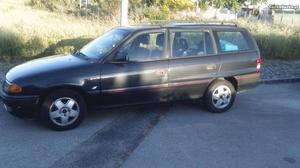 Opel Astra Caravan  i Julho/94 - à venda - Ligeiros