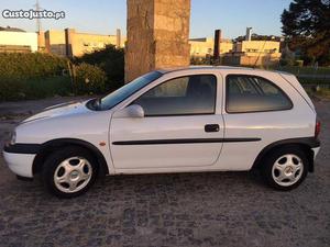 Opel Corsa 1.5td Sport Van  Abril/00 - à venda -