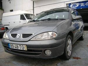 Renault Mégane break 1.9dti Março/02 - à venda - Ligeiros