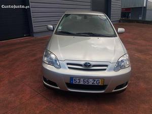 Toyota Corolla D4D Dezembro/04 - à venda - Ligeiros