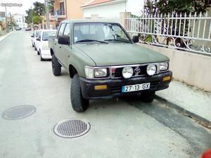 Toyota Hilux 2.4 diesel 4x4 a/c Abril/96 - à venda -