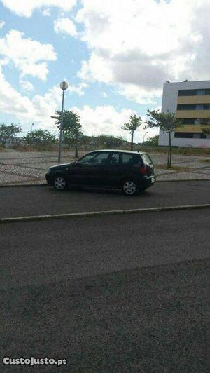 VW Polo v Setembro/01 - à venda - Ligeiros