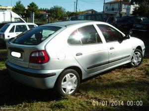 Renault Mégane 1.4I 16V / A.C Setembro/01 - à venda -