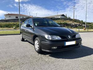 Renault Mégane Société 1.9D Maio/97 - à venda -