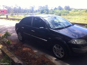 Renault Mégane cv Março/05 - à venda - Ligeiros