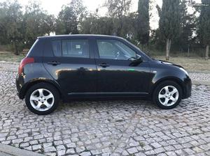 Suzuki Swift 1.3 ddis Julho/06 - à venda - Ligeiros