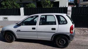 Opel Corsa B 5 portas Dezembro/93 - à venda - Ligeiros