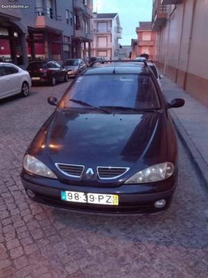 Renault Mégane Superluche Julho/00 - à venda - Ligeiros