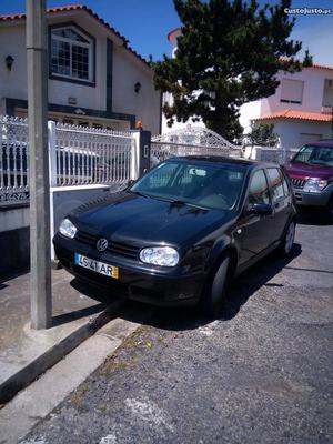 VW Golf Gasóleo 5portas Julho/02 - à venda - Ligeiros