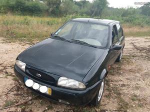 Ford Fiesta  zetec 16 V Outubro/98 - à venda -